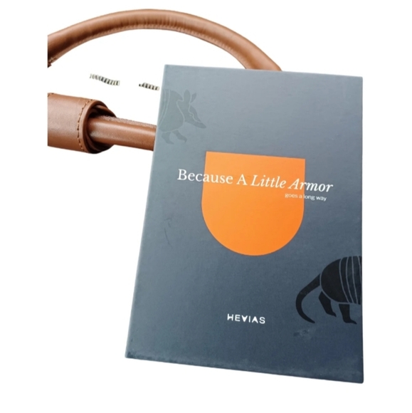 Hevias heritage duffel bag new never used - Picture 2 of 5